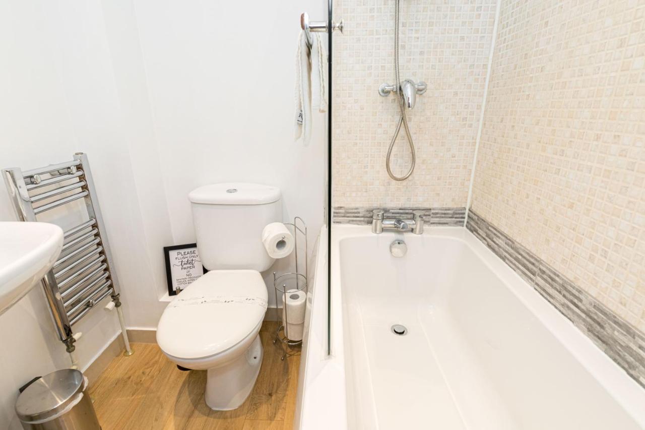 Ocean Breeze - 1 Minute From The Beach - 10 Minute From Bic - Fast Wi-Fi - Smart Tv Bournemouth Exterior foto